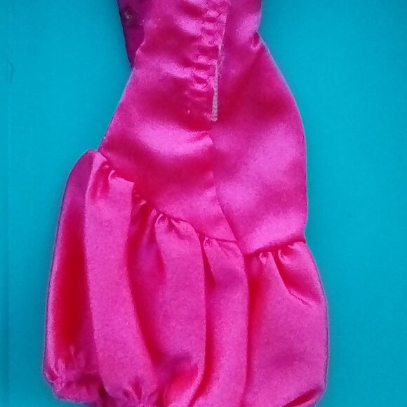 Barbie doll Fashionistas gold outfit heels & pink dress - Picture 7 of 7